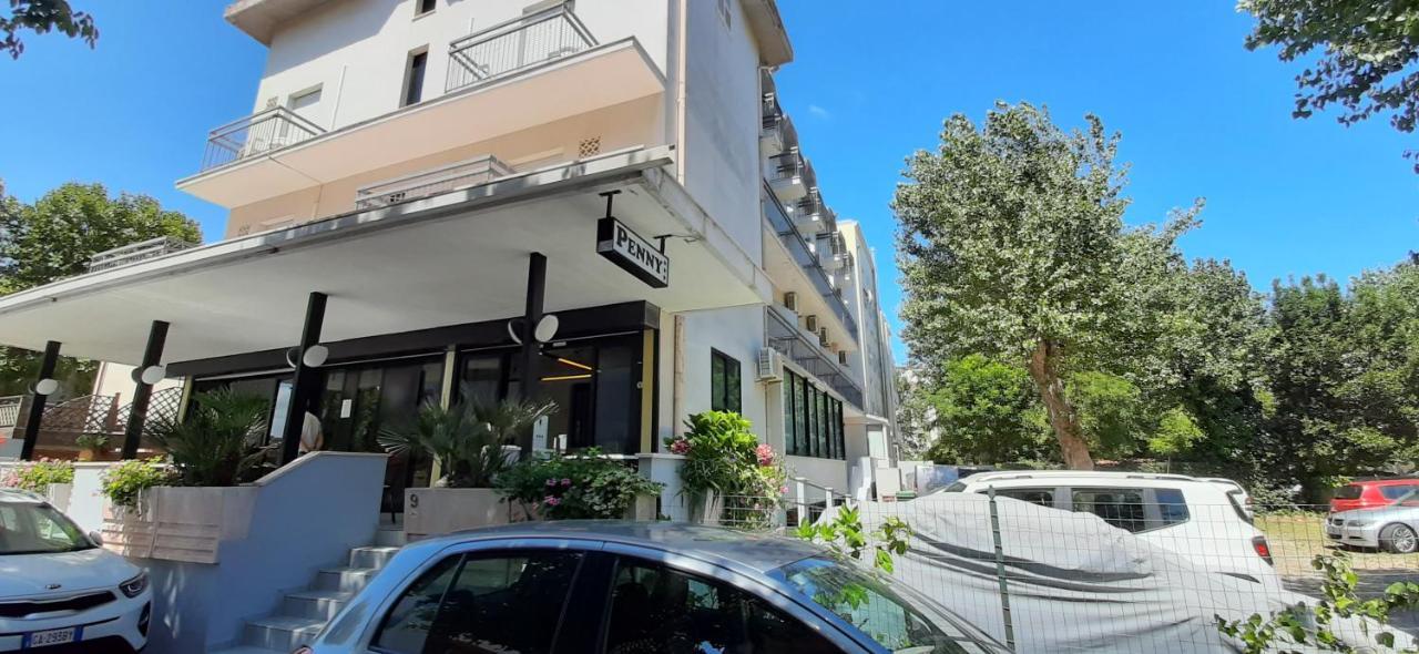 Hotel Penny Rimini Buitenkant foto