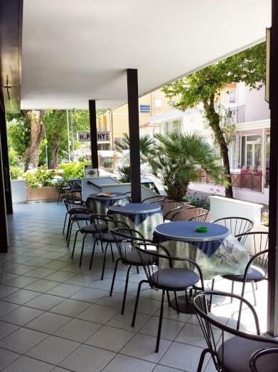 Hotel Penny Rimini Buitenkant foto